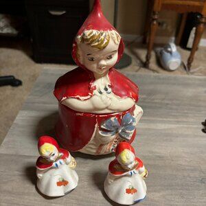 Hull 982 Little Red Riding Hood grease dresser jar salt pepper shakers set